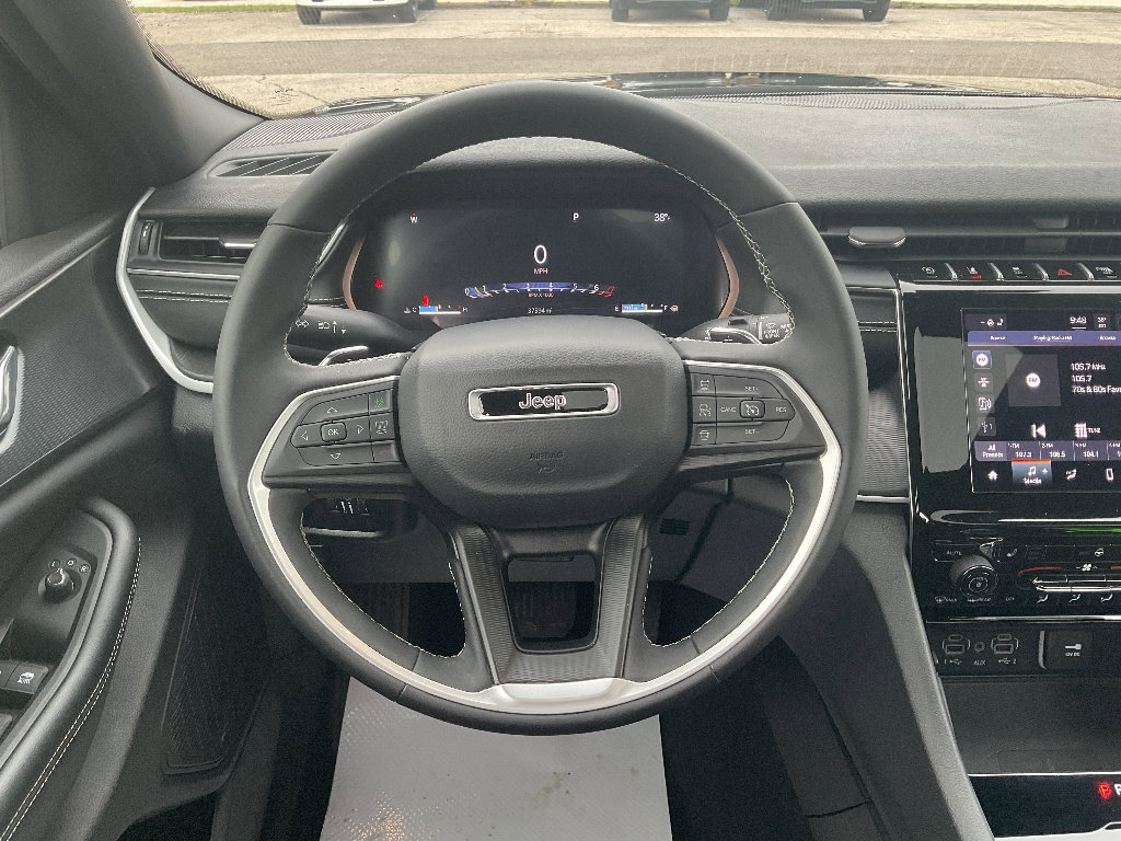 Used 2024 Jeep Grand Cherokee L Laredo w/ Luxury Tech Group I image 11