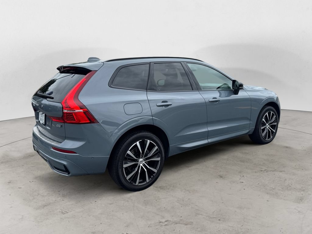 Certified 2024 Volvo XC60 B5 Plus w/ Protection Package Premier AWD/4WD image 7