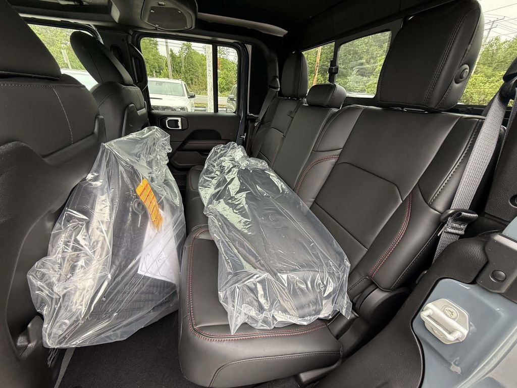 New 2026 Jeep Gladiator Rubicon AWD/4WD image 13