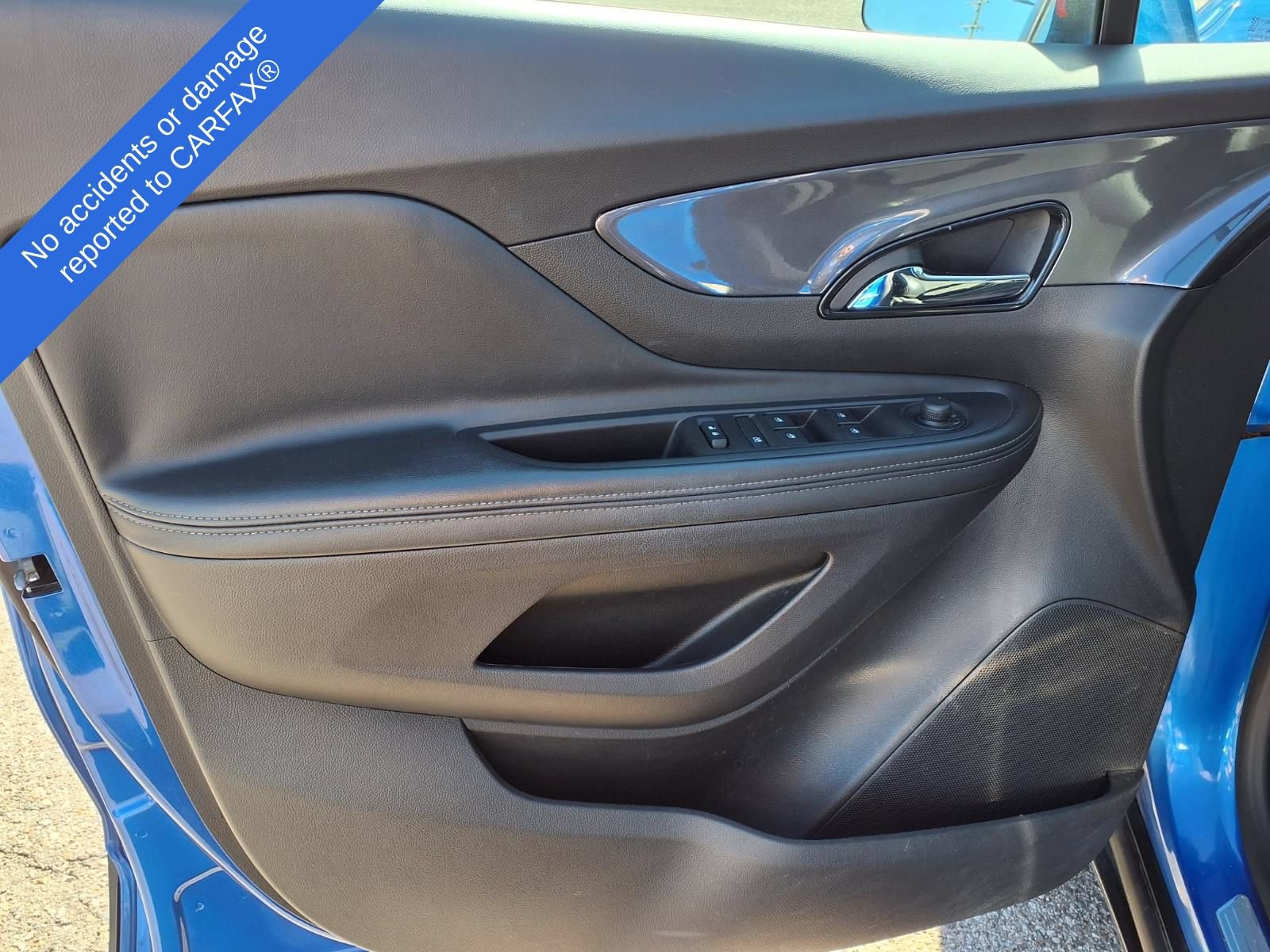 Used 2018 Buick Encore Sport Touring w/ Safety Package FWD image 16