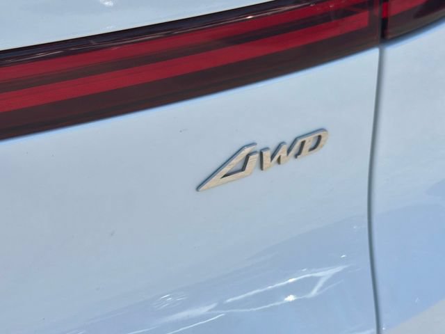 Used 2025 Genesis GV70 2.5T AWD/4WD image 12