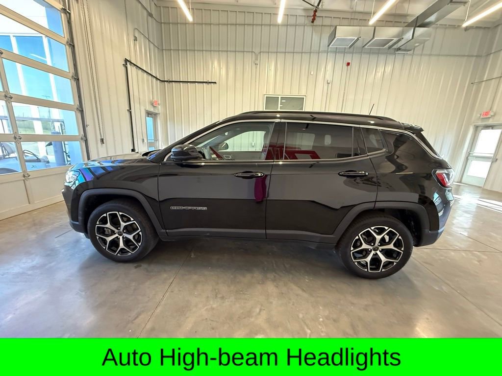 Used 2025 Jeep Compass Limited image 9