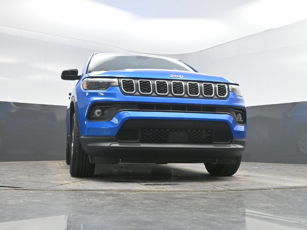 Used 2024 Jeep Compass Latitude AWD/4WD image 33