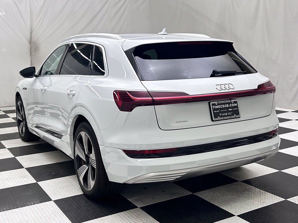 Used 2019 Audi e-tron Prestige w/ Prestige Package AWD/4WD image 5