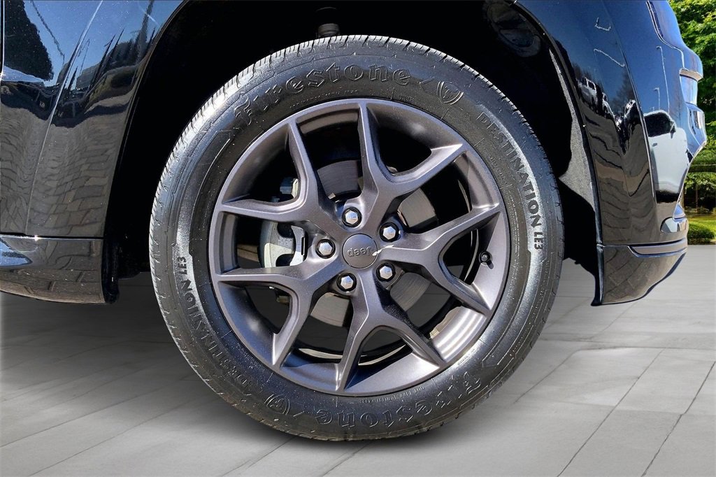 Used 2020 Jeep Grand Cherokee Limited X image 32