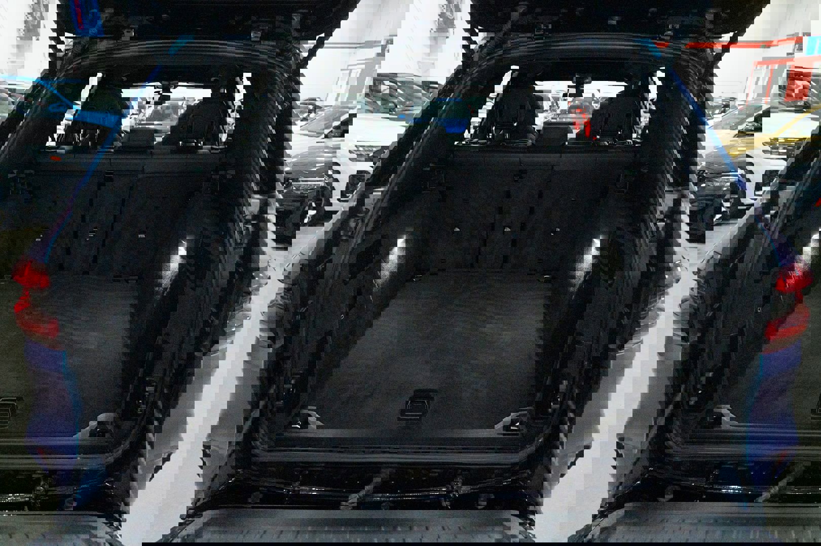 Used 2022 BMW X5 M w/ Executive Package image 31