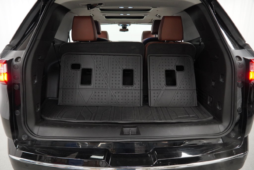 Used 2019 Chevrolet Traverse High Country w/ LPO, Floor Liner Package AWD/4WD image 40