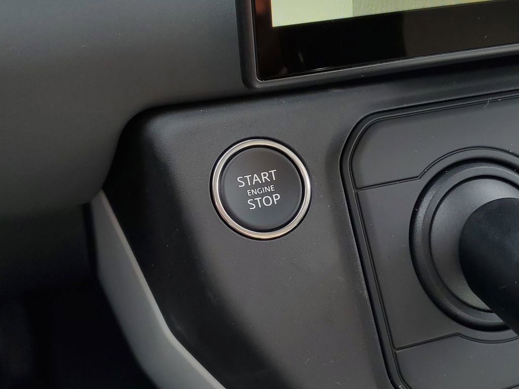 New 2026 Land Rover Defender 130 X-Dynamic SE image 17