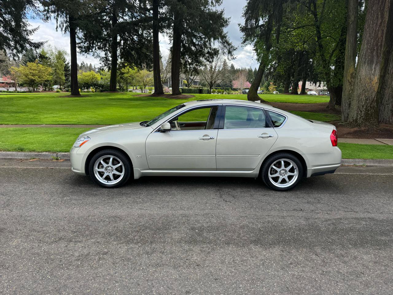 Used 2007 INFINITI M35 x w/ Technology Pkg AWD/4WD image 2