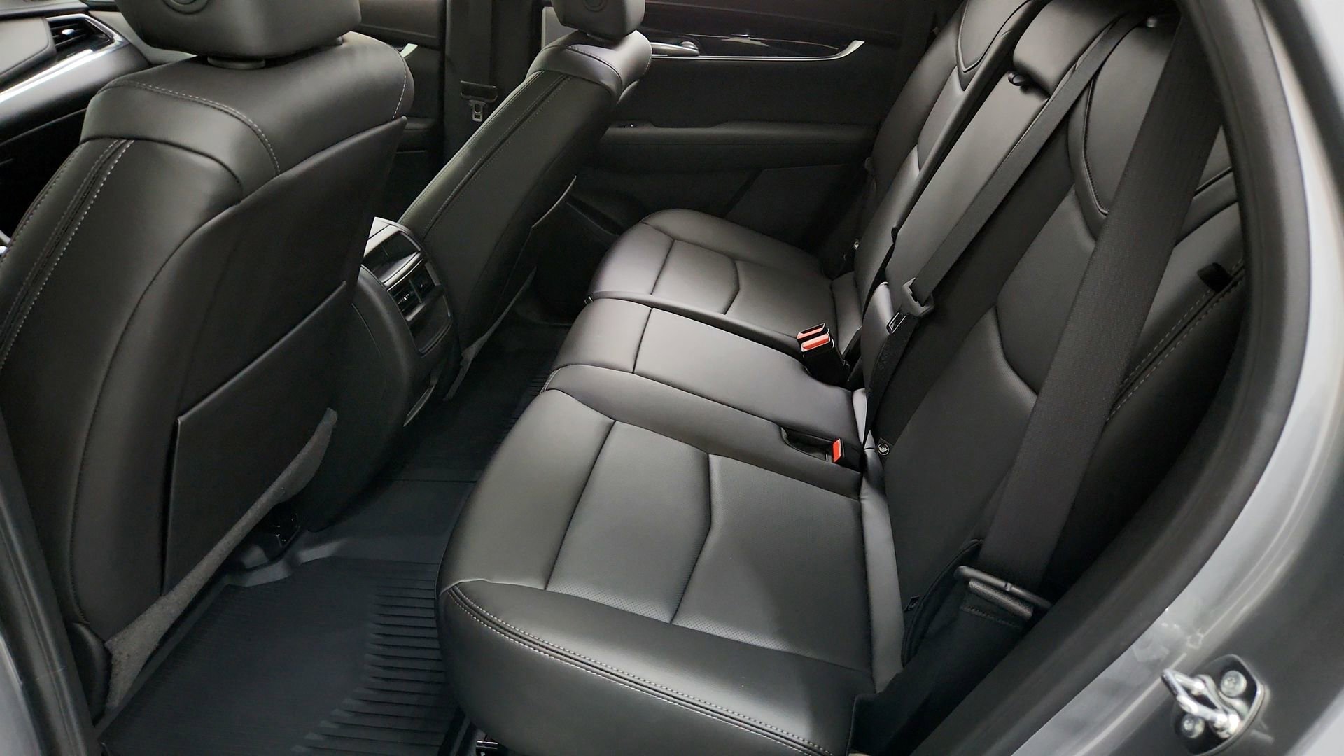 Used 2025 Cadillac XT5 Premium Luxury w/ LPO, Floor Liner Package FWD image 17