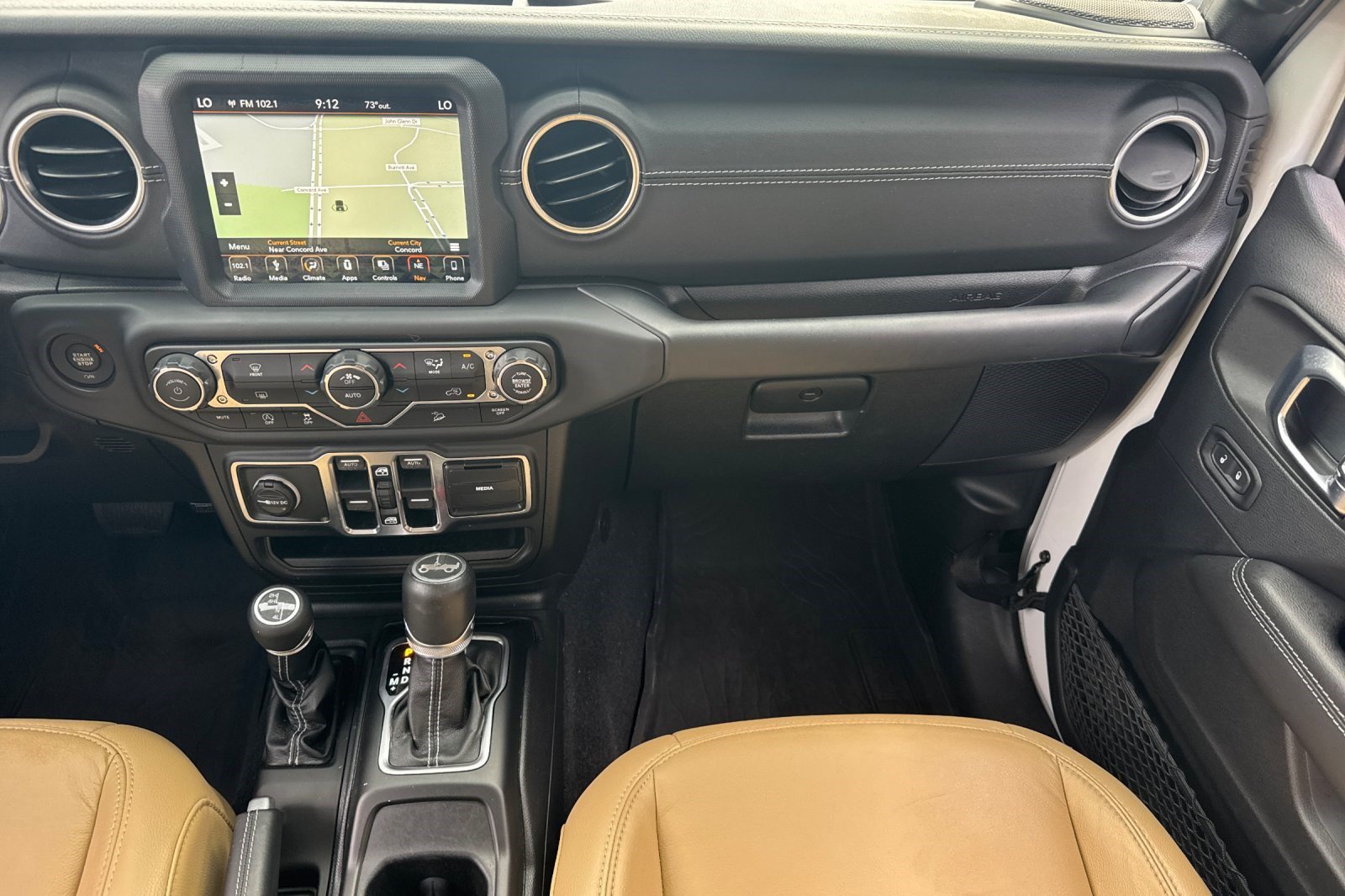 Used 2018 Jeep Wrangler Unlimited Sahara AWD/4WD image 32