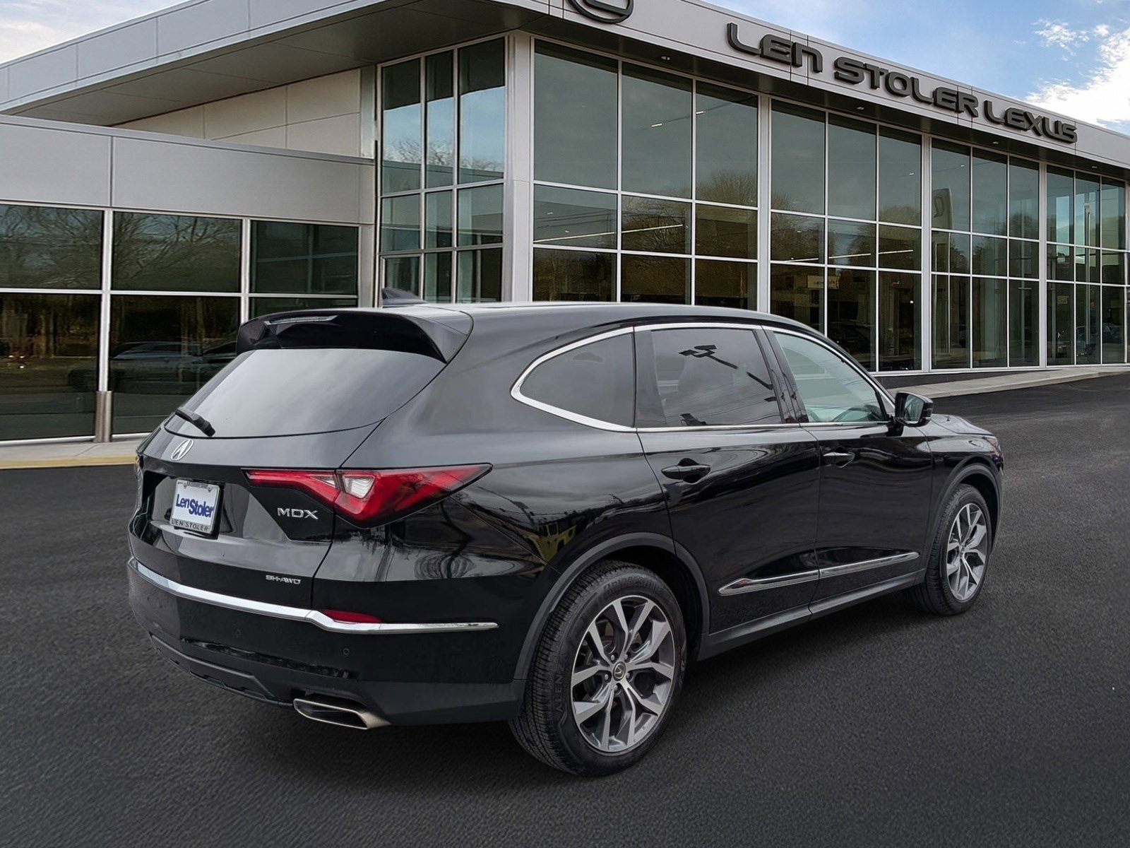 Used 2022 Acura MDX SH-AWD w/ Technology Package image 3