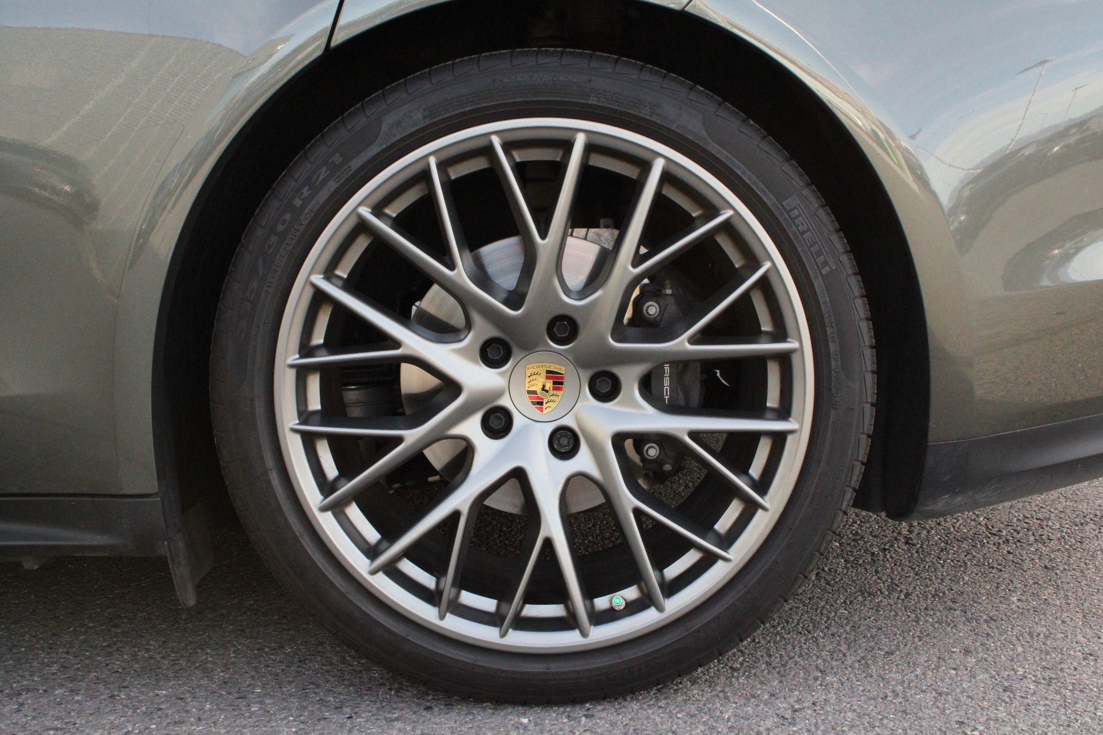 Certified 2023 Porsche Panamera Platinum Edition image 30