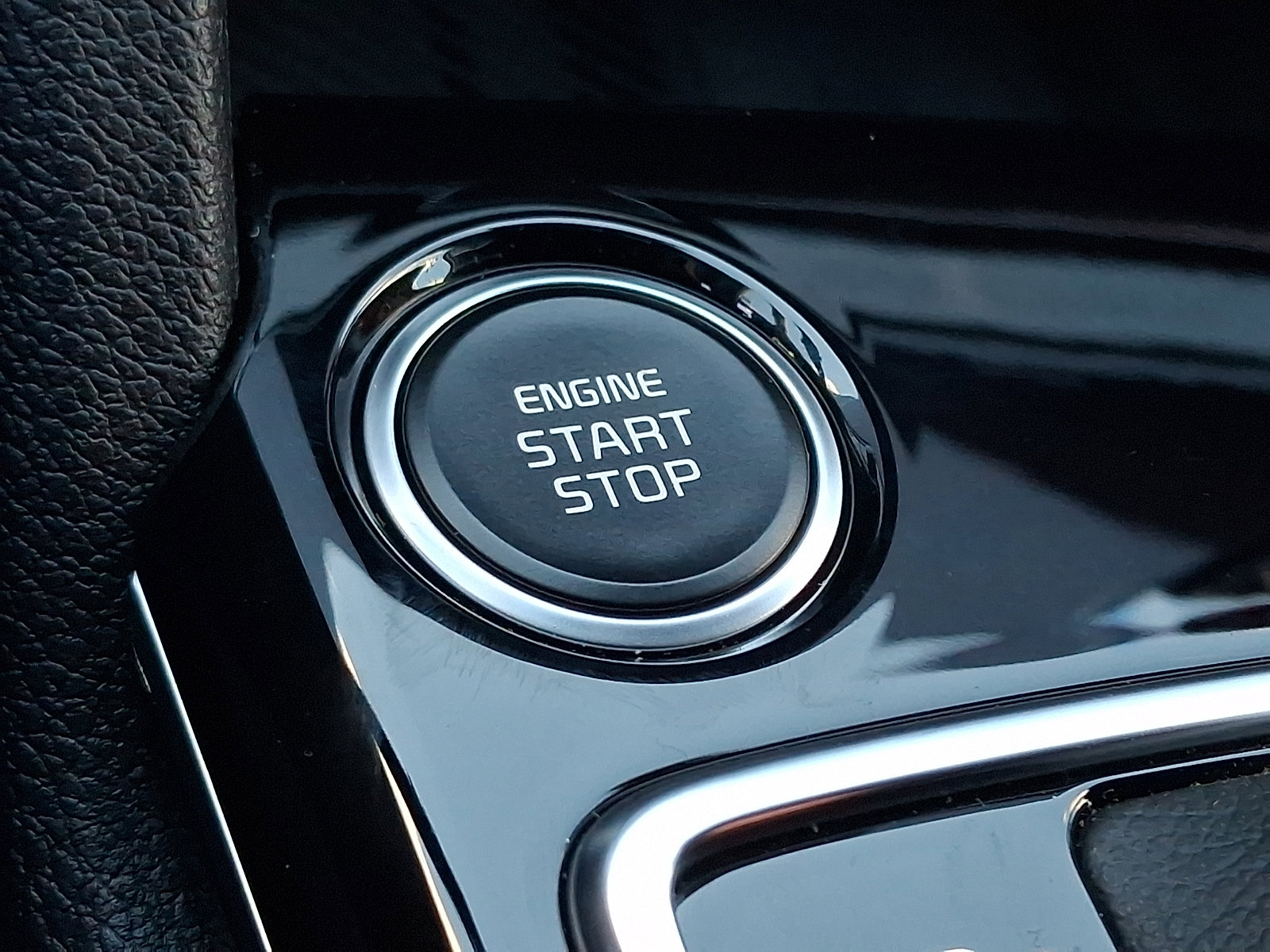 Certified 2025 Kia Sportage SX image 25