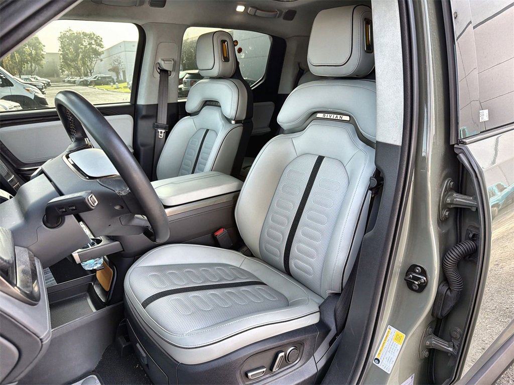 Used 2023 Rivian R1T Launch Edition image 13