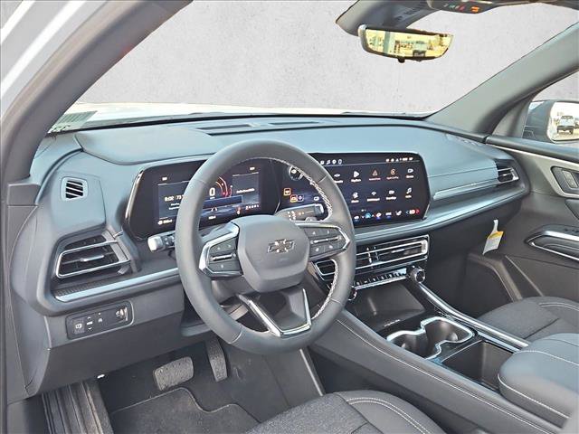New 2027 Chevrolet Traverse LT w/ Midnight/Sport Edition FWD image 3