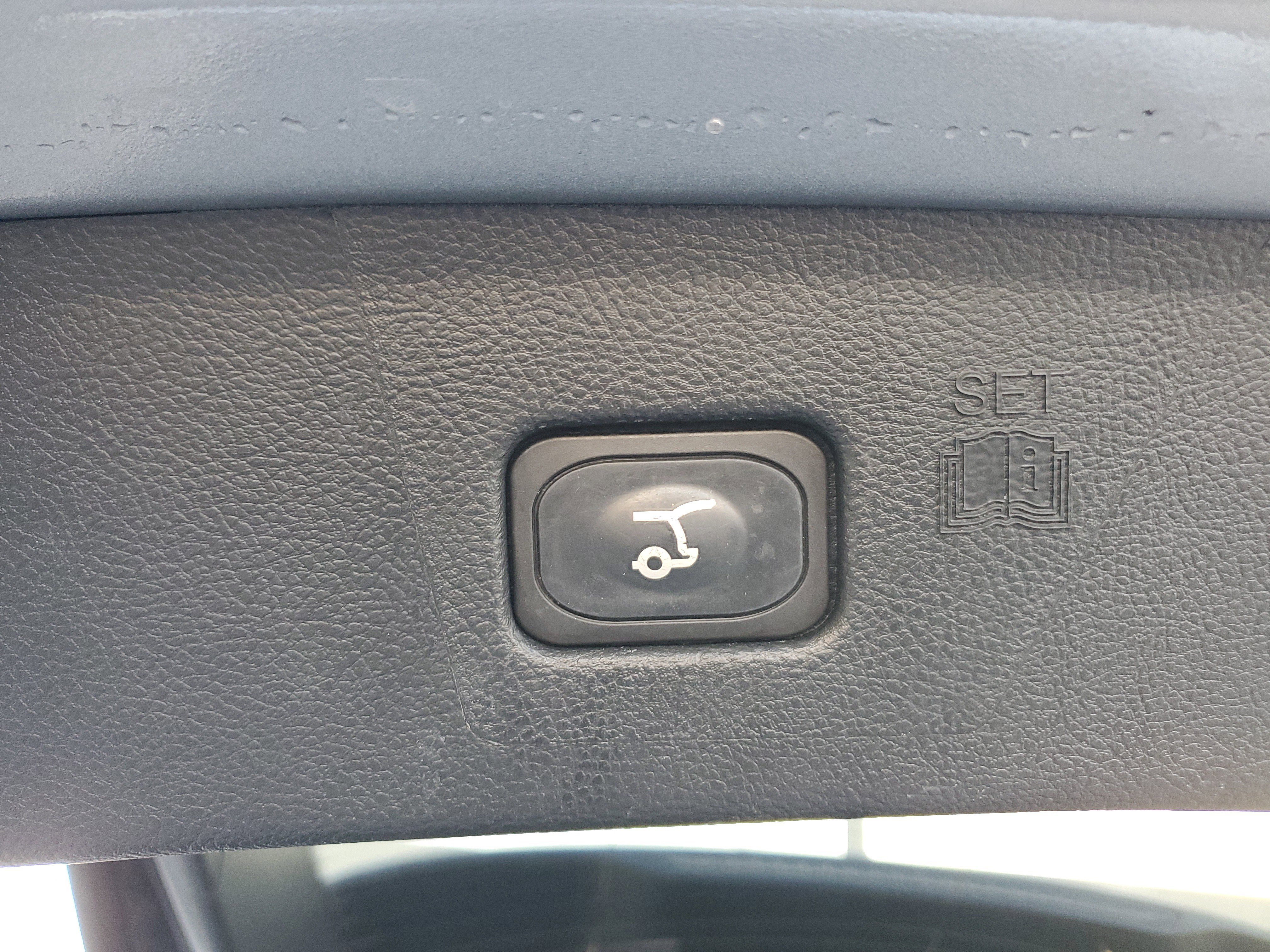 Used 2024 Ford Edge SEL w/ Convenience Package image 16