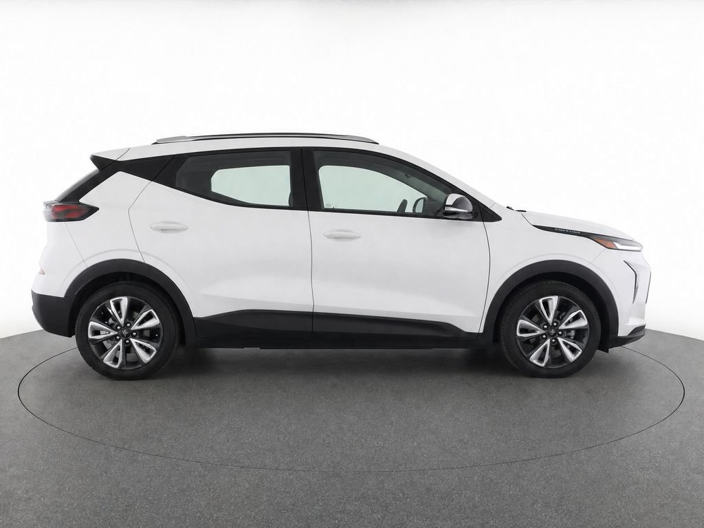 Used 2023 Chevrolet Bolt EUV LT w/ Convenience Package FWD image 11