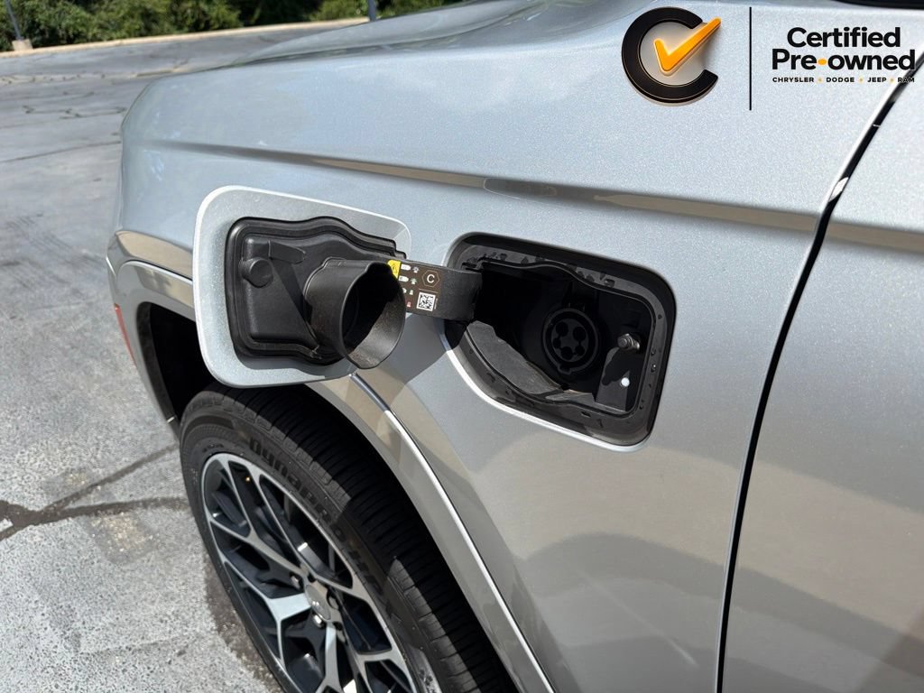 Certified 2023 Jeep Grand Cherokee Summit AWD/4WD image 17