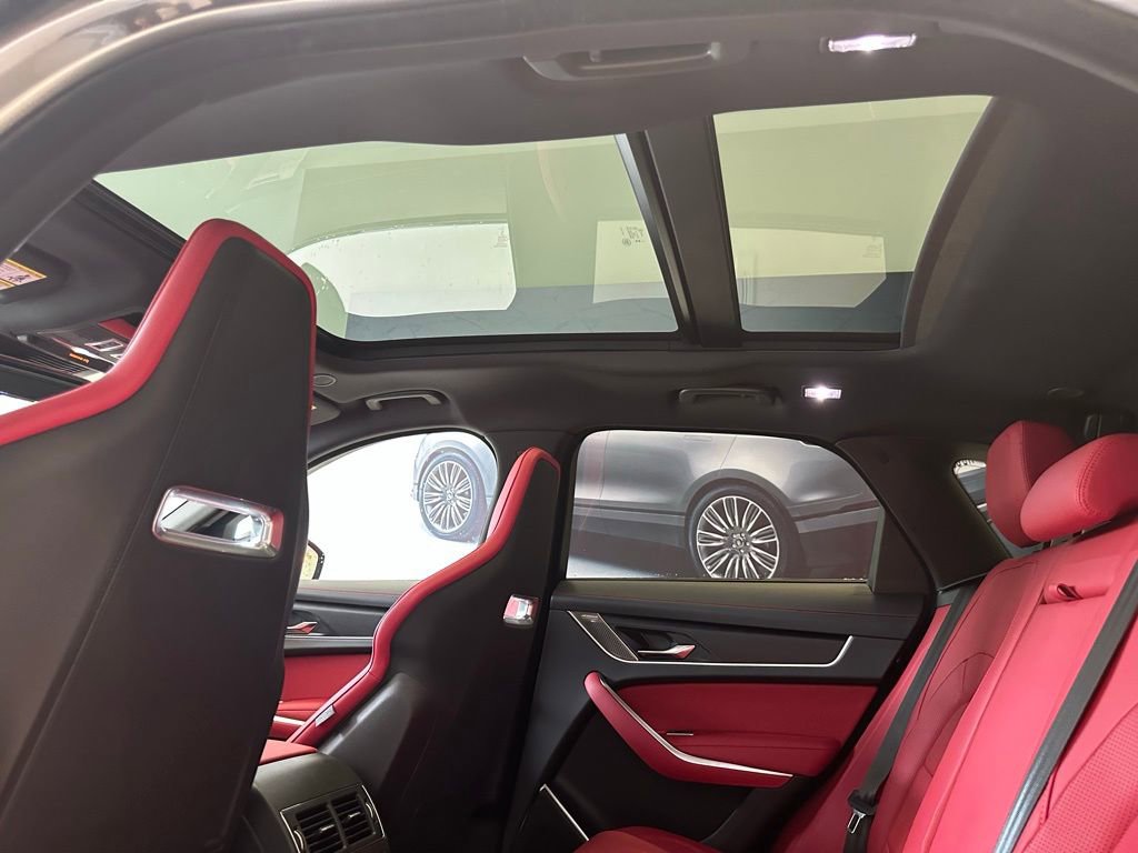 New 2025 Jaguar F-PACE R-Dynamic S image 13