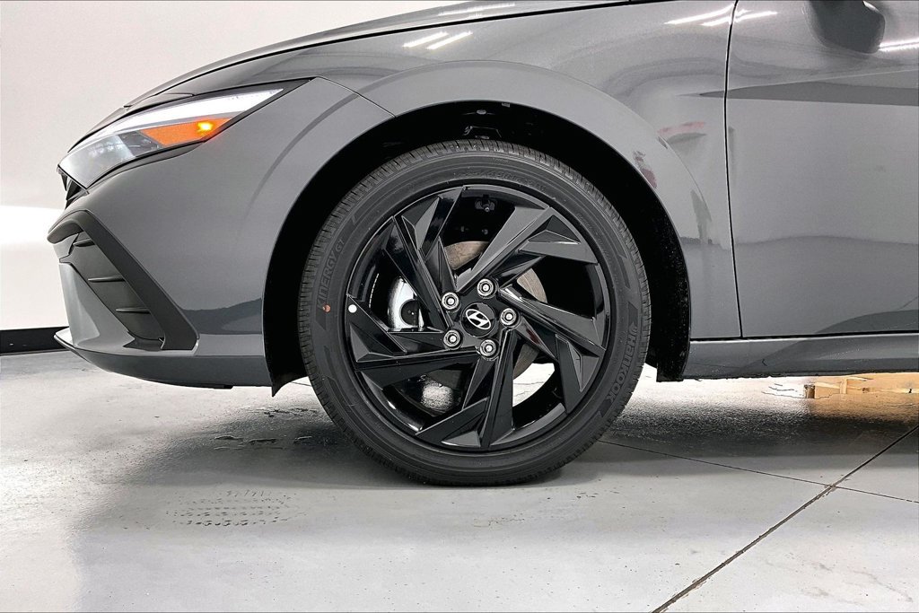New 2026 Hyundai Elantra Sport FWD image 29