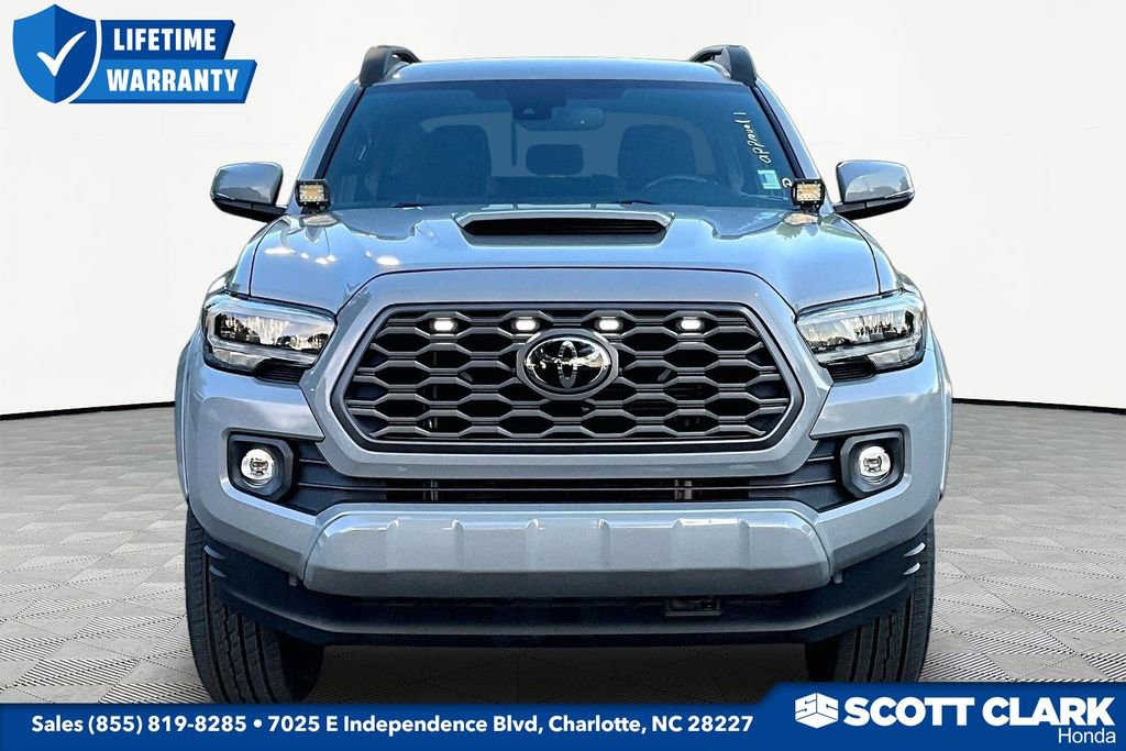 Used 2020 Toyota Tacoma TRD Sport w/ Technology Package AWD/4WD image 2