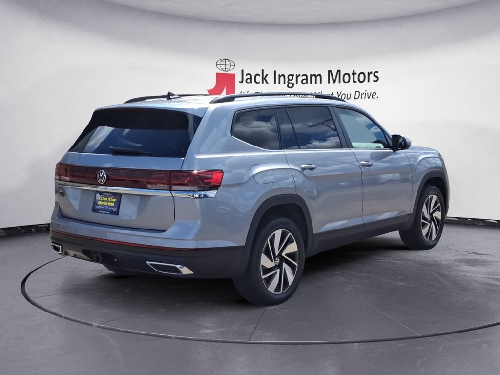 Used 2026 Volkswagen Atlas SE w/ Panoramic Sunroof Package FWD image 5