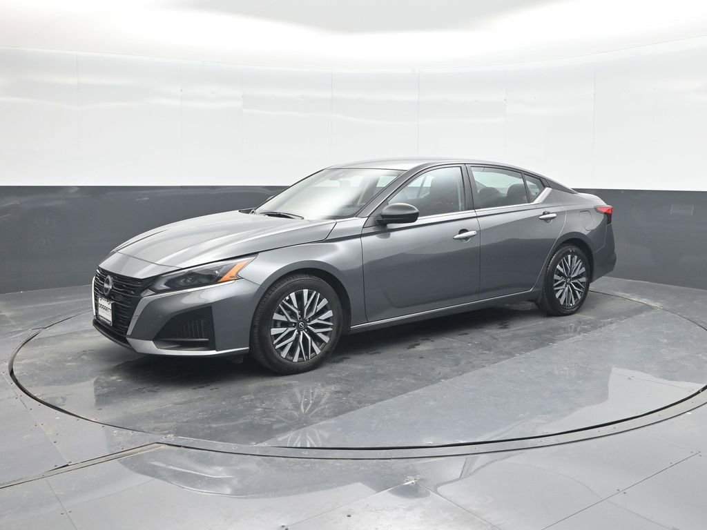 Used 2025 Nissan Altima 2.5 SV