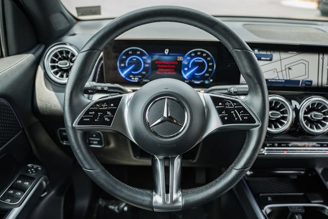 Used 2024 Mercedes-Benz EQB 350 4MATIC SUV image 30