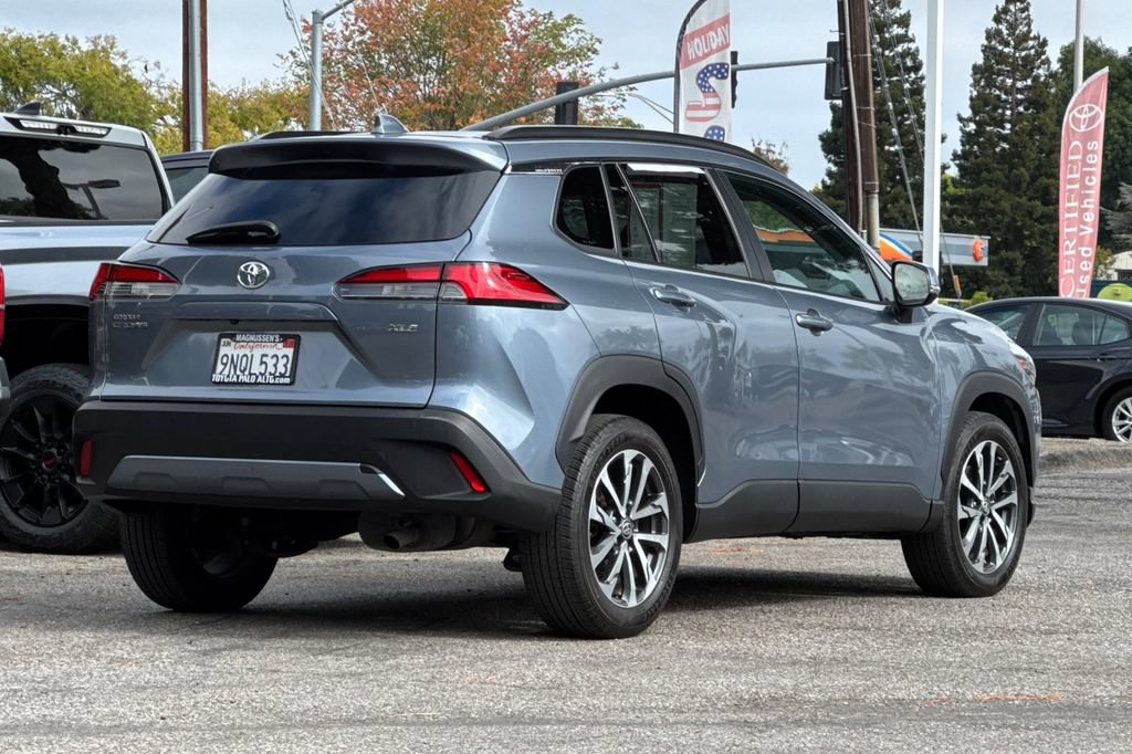 Certified 2022 Toyota Corolla Cross XLE w/ Convenience Package FWD image 3