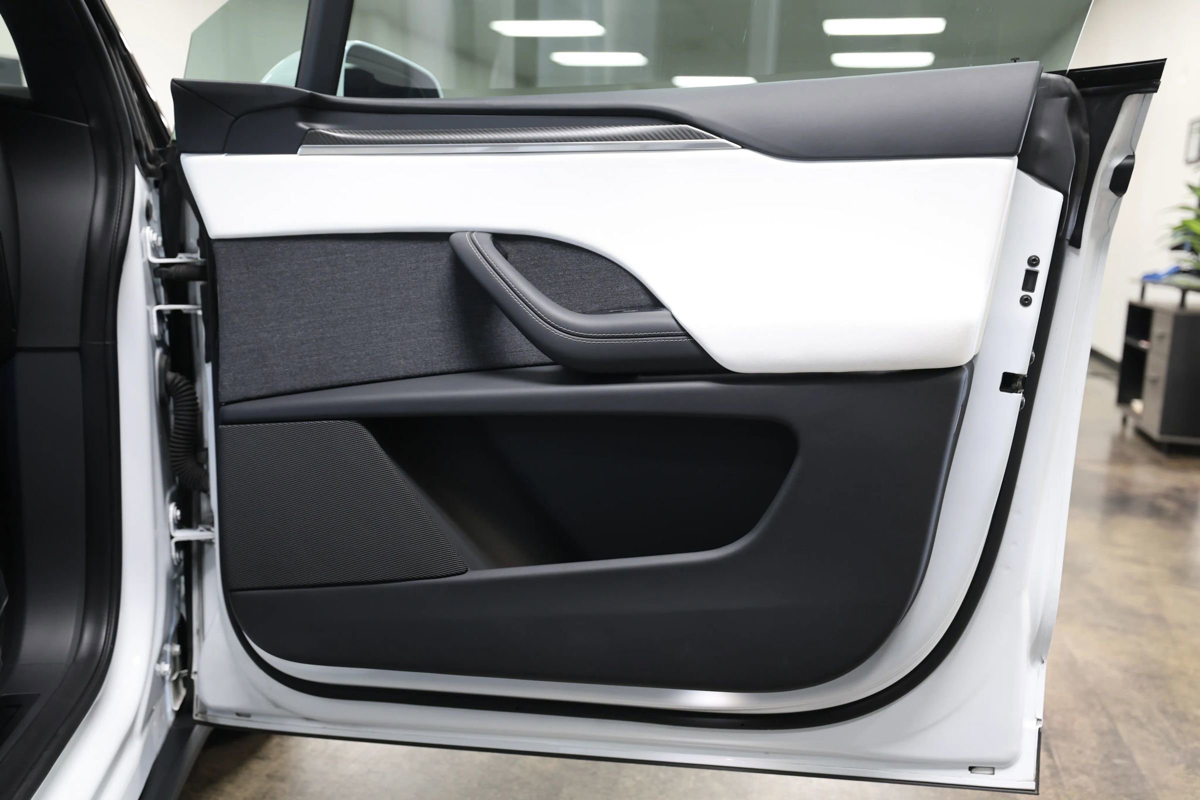 Used 2022 Tesla Model X Plaid image 38