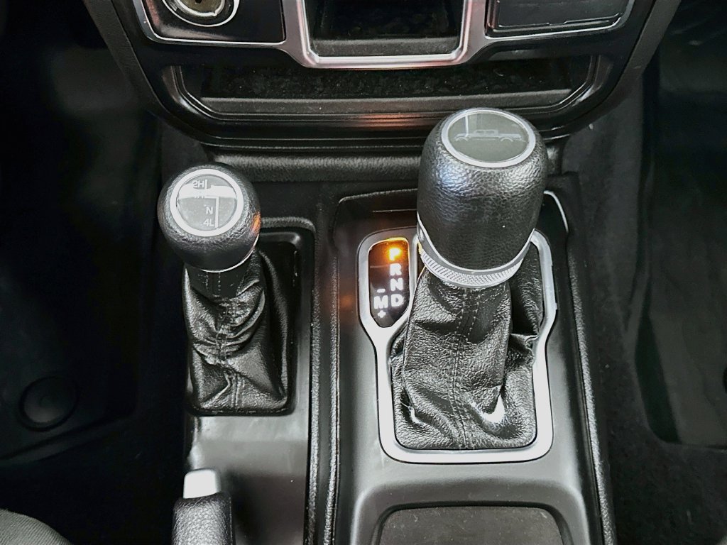 Used 2020 Jeep Gladiator Sport AWD/4WD image 16