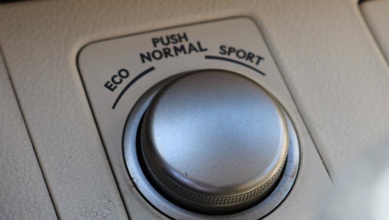 Used 2015 Lexus ES 350 w/ Ultra Luxury Package FWD image 16