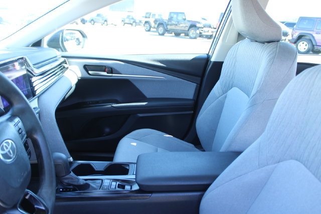 Used 2025 Toyota Camry LE w/ Convenience Package FWD image 18