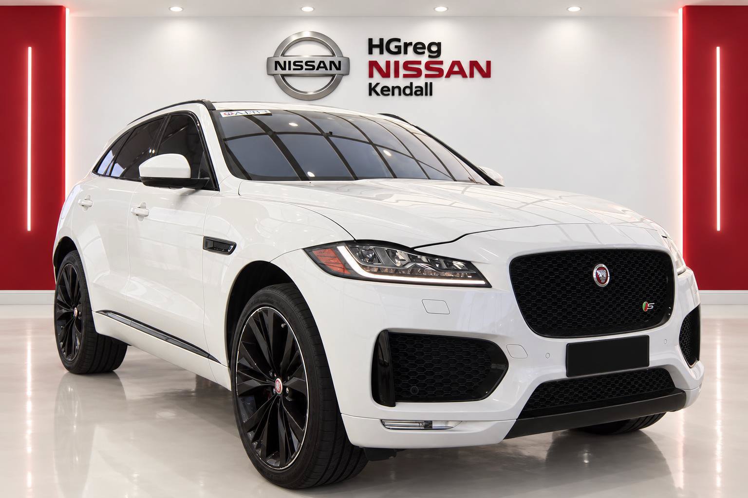 Used 2017 Jaguar F-PACE S AWD/4WD image 5