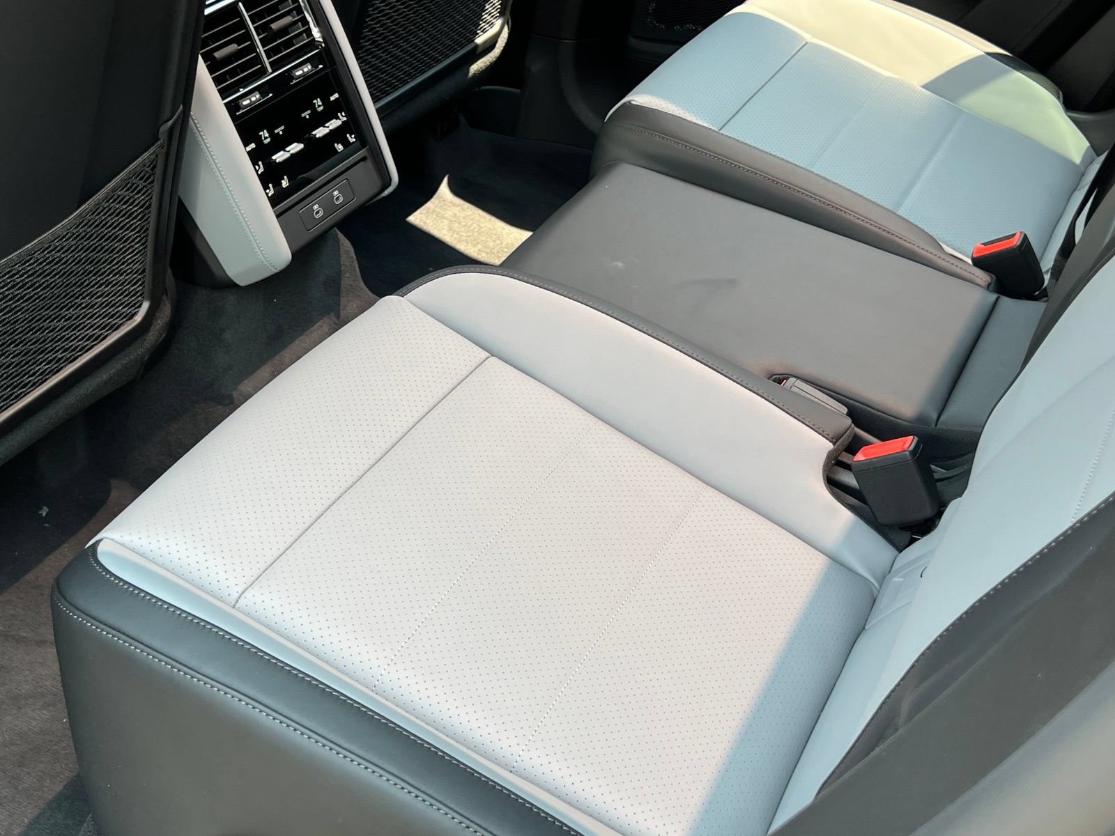 New 2026 Porsche Cayenne Electric AWD/4WD image 19