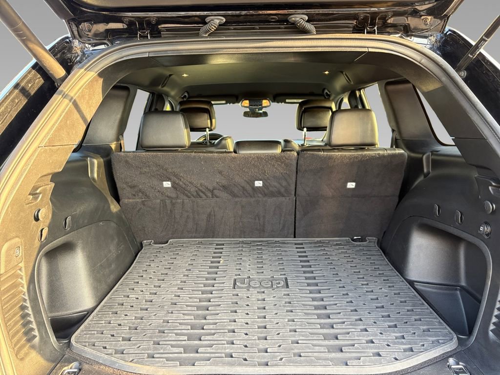 Used 2021 Jeep Grand Cherokee Laredo X image 20