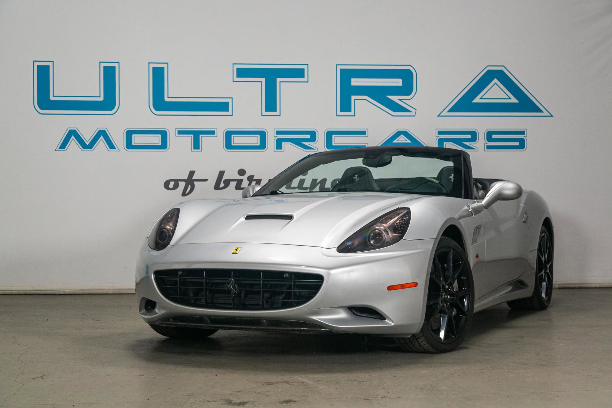 Used 2012 Ferrari California image 11