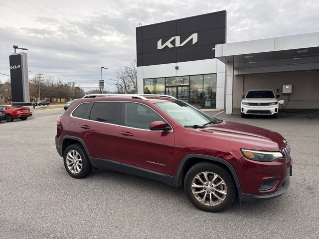 Used 2019 Jeep Cherokee Latitude w/ Popular Appearance Group