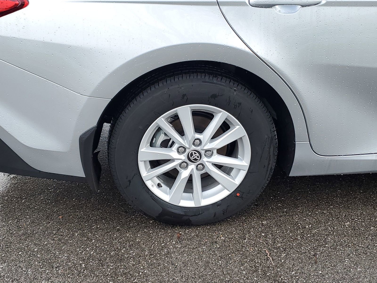 Used 2026 Toyota Camry LE image 5