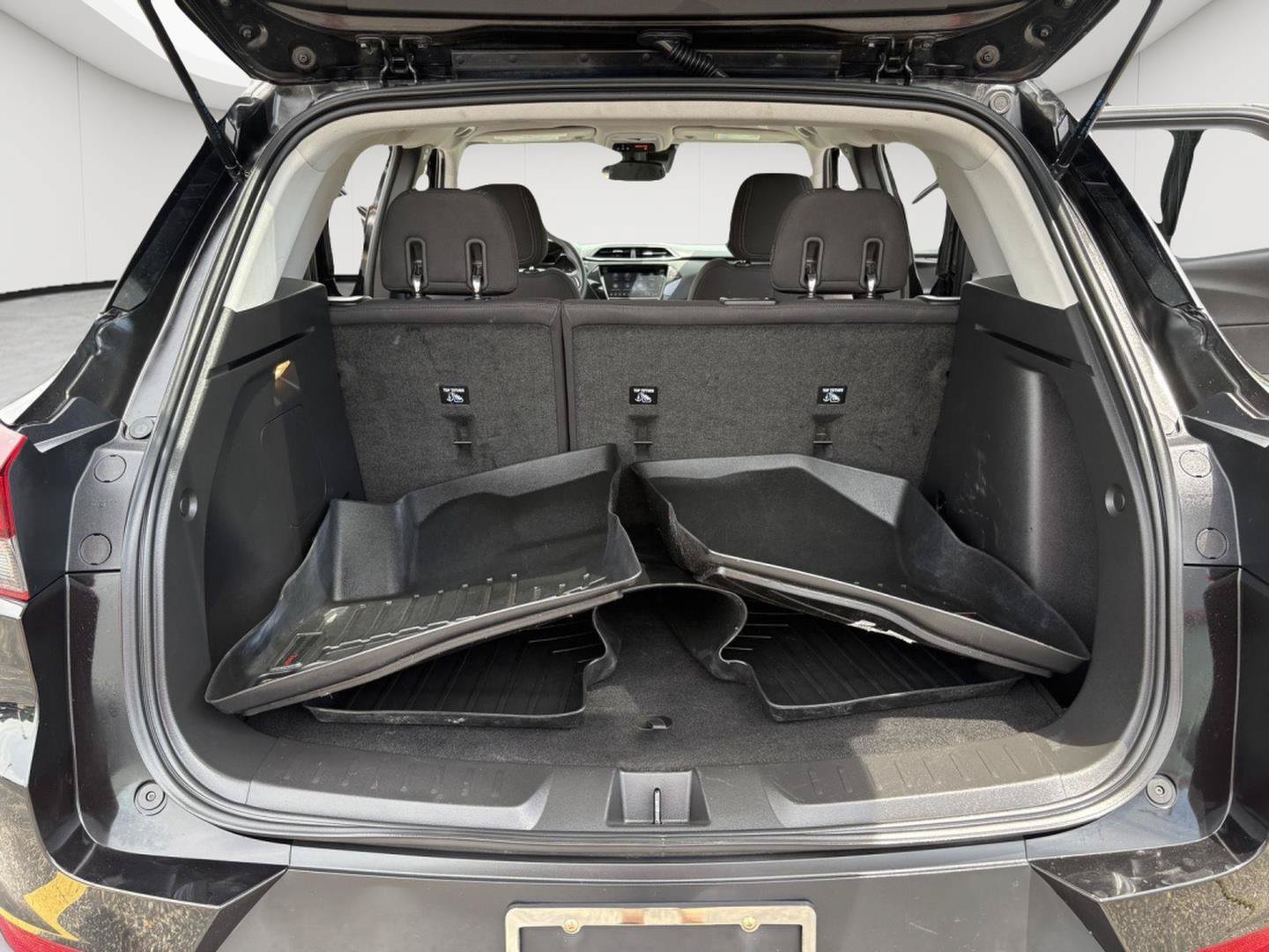 Used 2023 Chevrolet TrailBlazer LT w/ Convenience Package AWD/4WD image 19