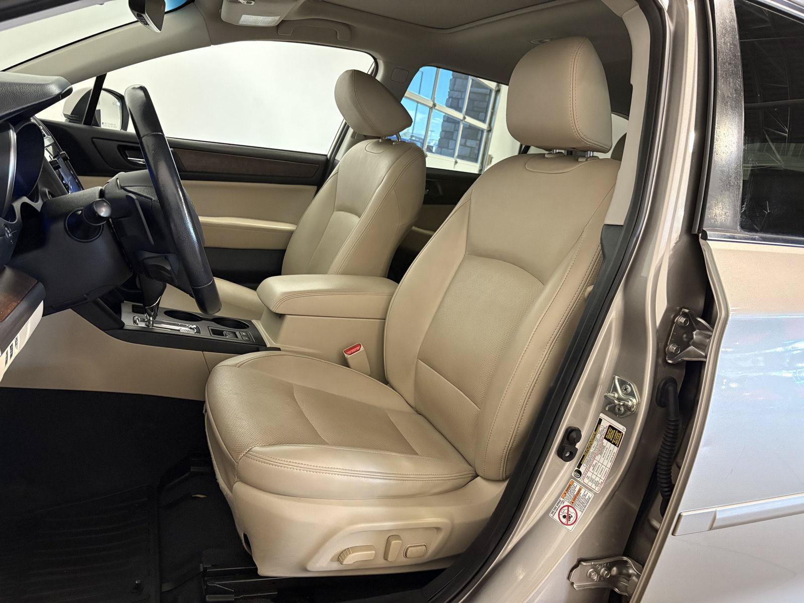 Used 2017 Subaru Outback 2.5i Limited AWD/4WD image 20