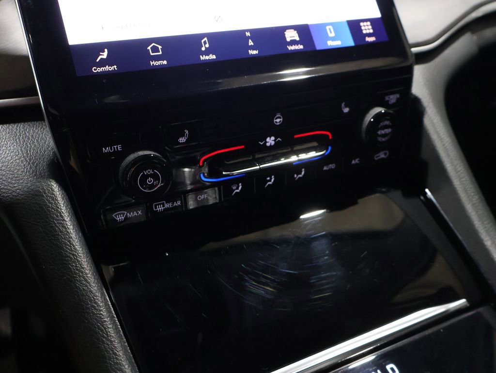 Used 2023 Jeep Grand Cherokee Limited image 28