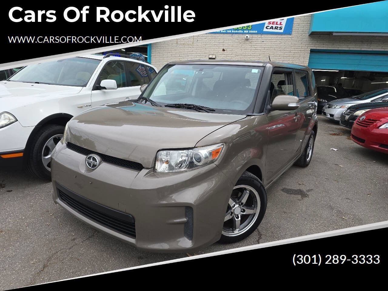 Used 2012 Scion xB FWD image 1