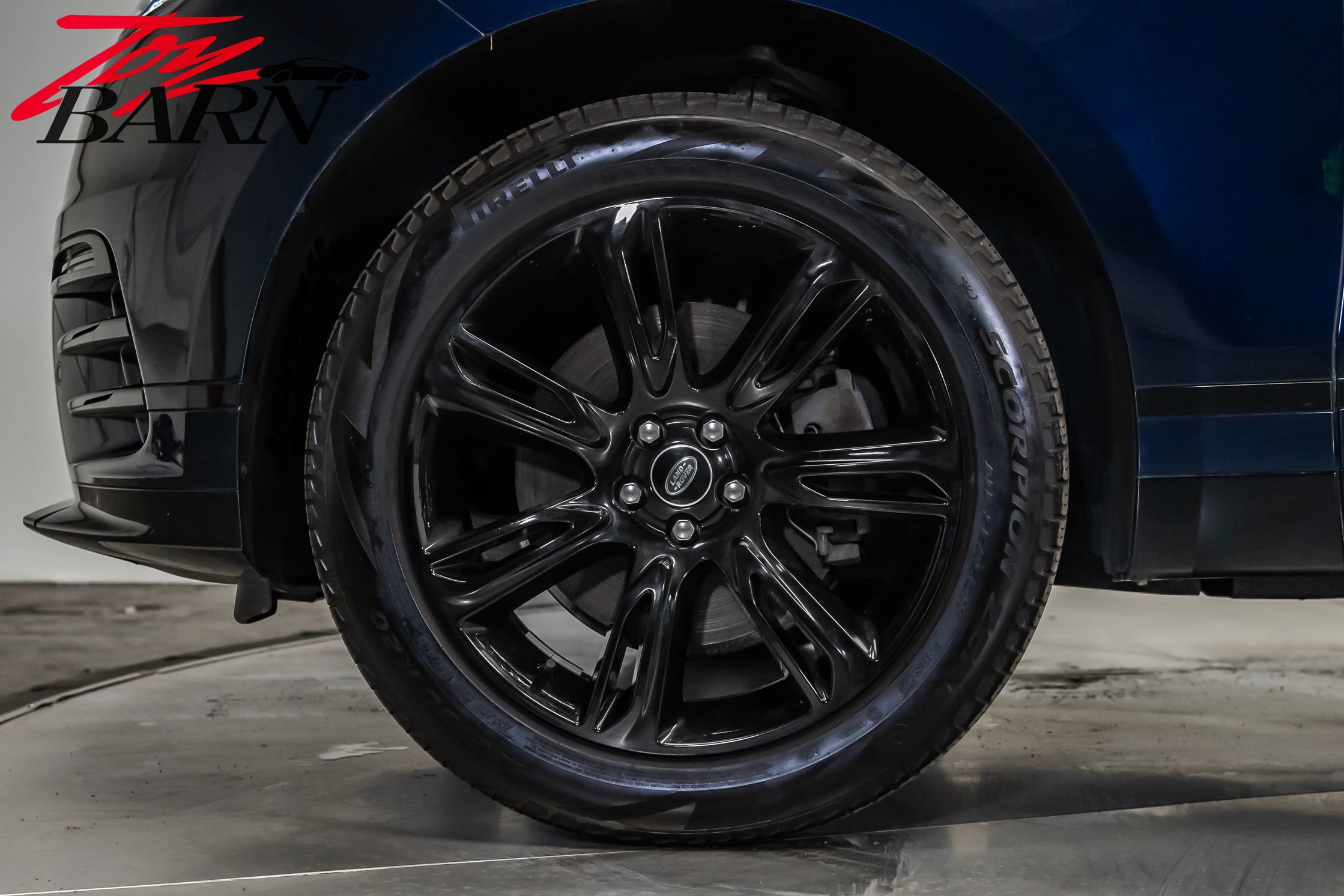 Used 2023 Land Rover Range Rover Velar R-Dynamic S image 19