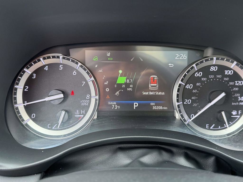 Used 2022 Toyota Highlander XLE AWD/4WD image 32