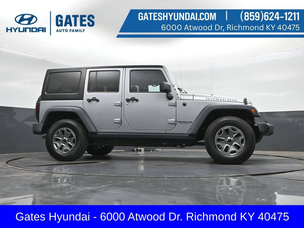 Used 2015 Jeep Wrangler Unlimited Rubicon w/ Max Tow Package AWD/4WD image 29