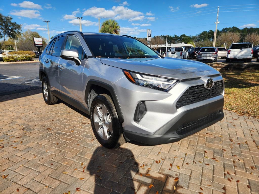 Used 2025 Toyota RAV4 XLE image 7