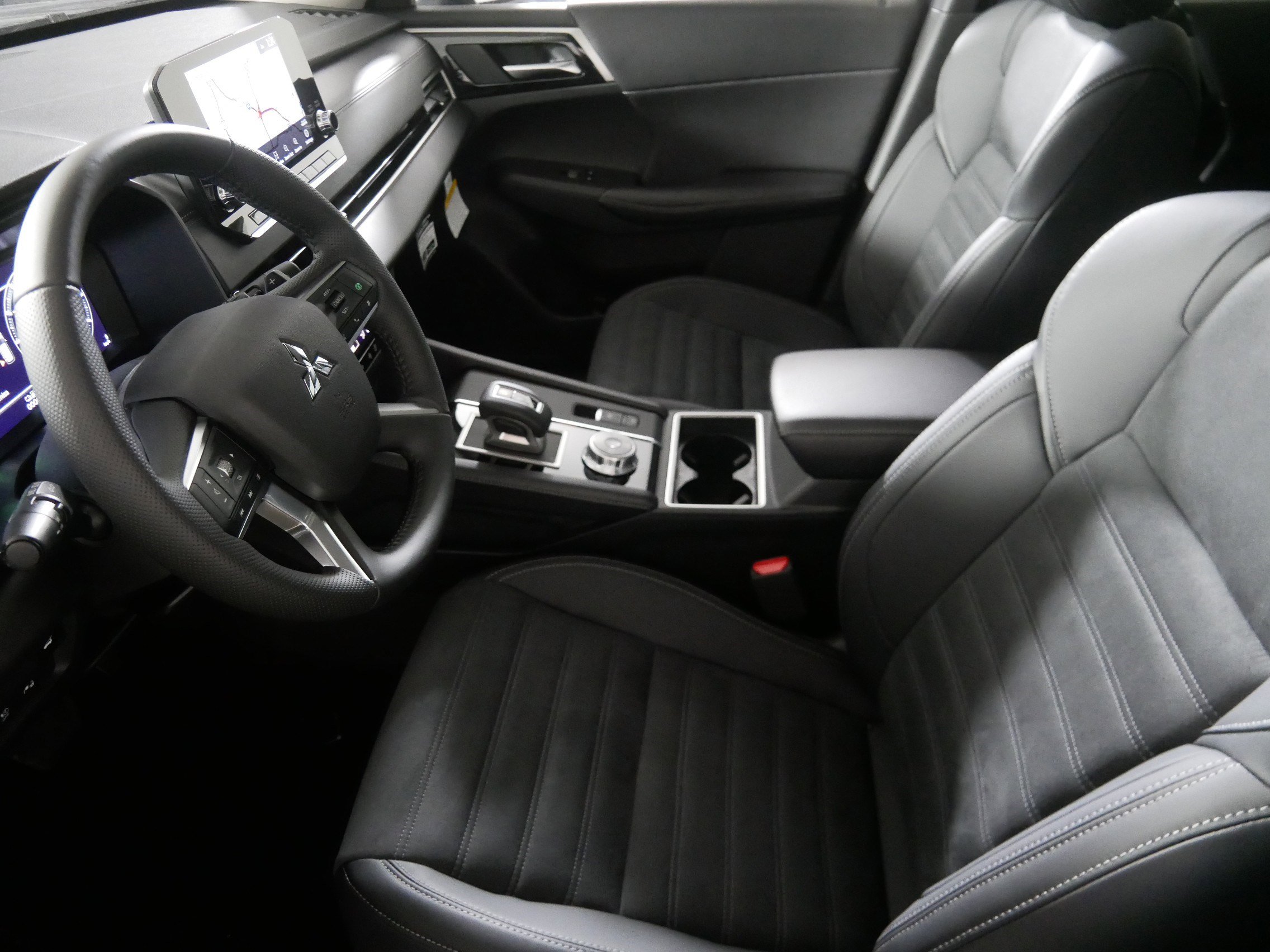 New 2025 Mitsubishi Outlander SE image 4