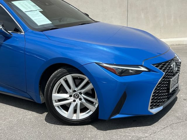 Used 2021 Lexus IS 300 w/ Comfort Package RWD video 2